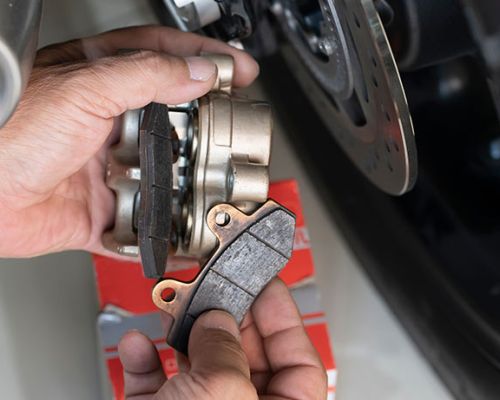 Tipos de frenos para moto y su funcionamiento